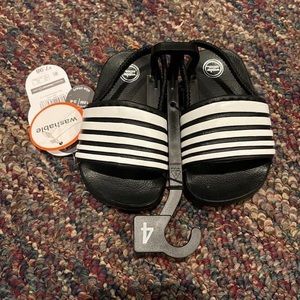 NWT toddler sandals size 4